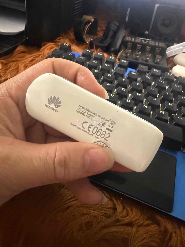 USB Dcom 4G Huawei E3372 Trắng. Mua bán Phụ kiện (Màn hình, Chuột...) tại Quận 12 Tp Hồ Chí Minh được đăng bởi Gió Đông Buồn hình 1