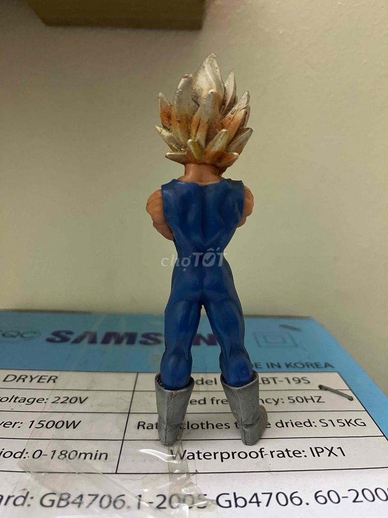 Mô hình Majin Vegeta cao khoảng 13cm