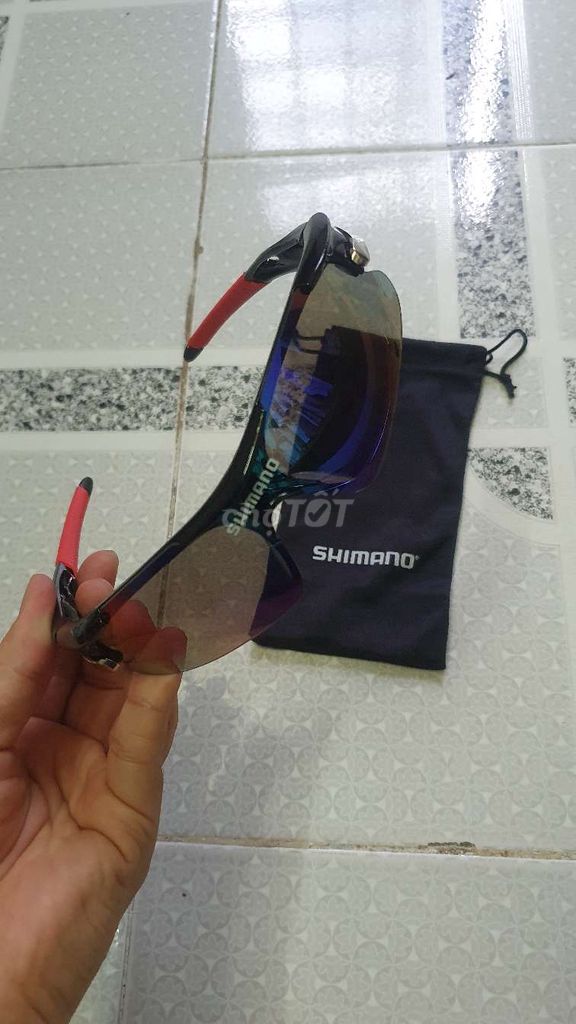 Kính thể thao Shimano Đen đỏ. Mua bán Phụ kiện thời trang khác tại Quận 12 Tp Hồ Chí Minh được đăng bởi Nguyễn Huy Hải hình 1