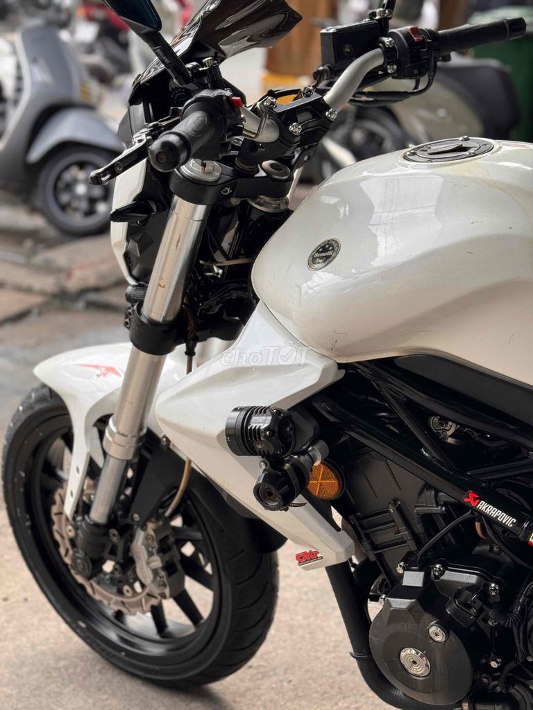 Benelli BN302 Trắng 35000 km. Mua bán Xe máy tại Quận Bình Tân Tp Hồ Chí Minh được đăng bởi Việt Motor Bình Tân hình 6