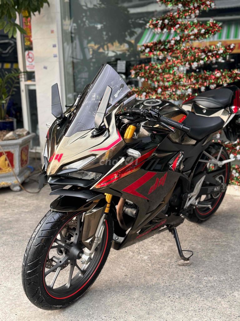 Honda CBR150R 2024 ABS Đen đỏ. Mua bán Xe máy tại Quận Bình Tân Tp Hồ Chí Minh được đăng bởi Việt Motor Bình Tân hình 5