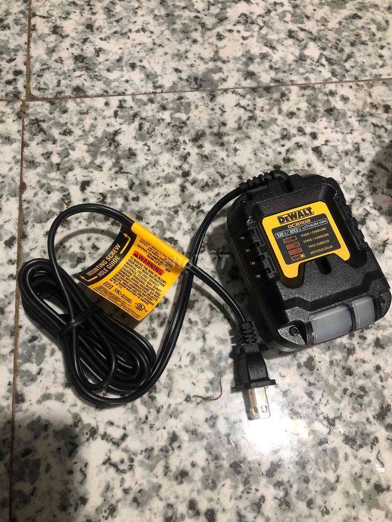 Sạc pin Dewalt DCB1102. Mua bán Phụ kiện (Màn hình, Chuột...) tại Huyện Thạnh Phú Bến Tre được đăng bởi Thanh Ngà hình 1