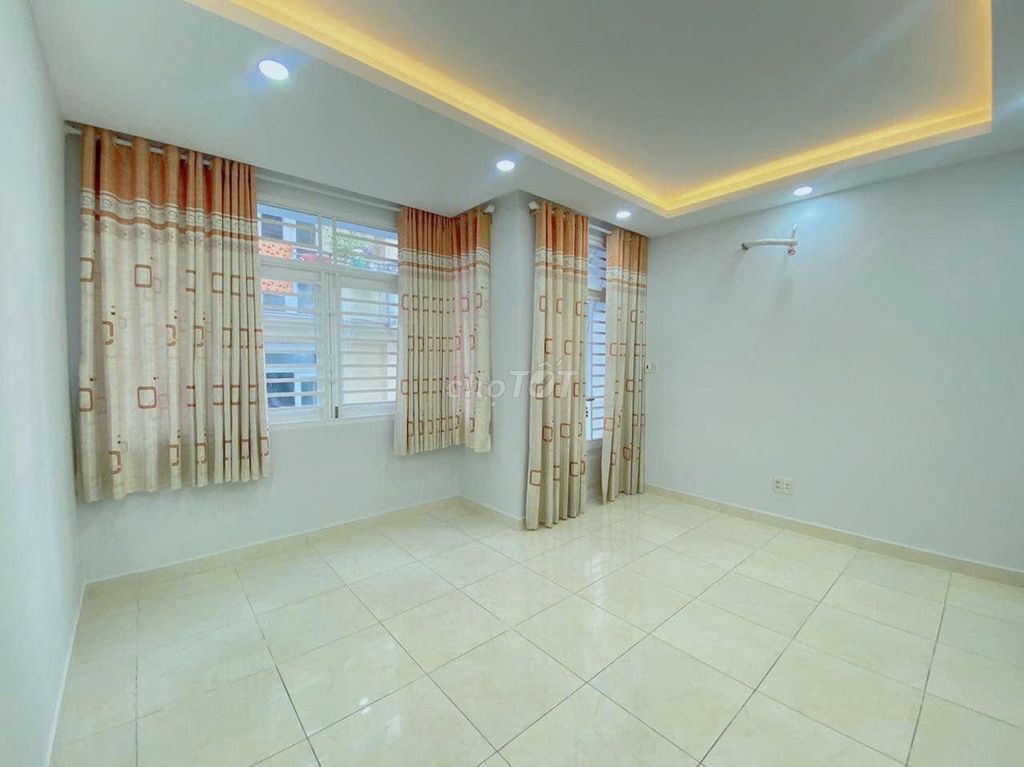 HXH Tô Hiến Thành, Q10. DT: 4.5x12m, 3 lầu, 5PN, 4WC - ảnh 5