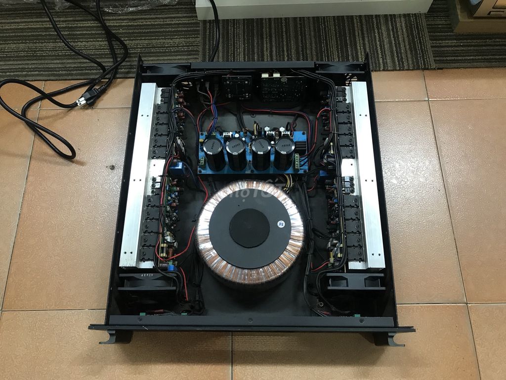 Cục đẩy công suất 4 kênh Bonus design in usa 3200w. Mua bán Tivi, Âm thanh tại Quận 3 Tp Hồ Chí Minh được đăng bởi Quận 3 sài gòn hình 1