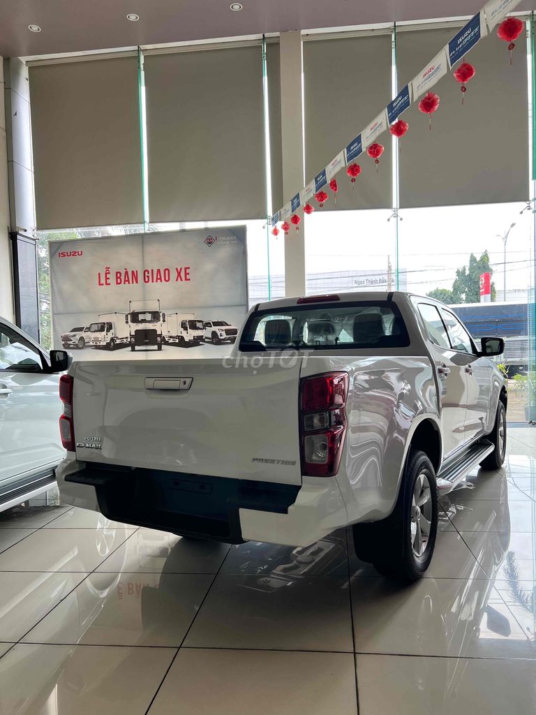Isuzu Dmax AT 2025 giảm giá 63 triệu. Mua bán Ô tô tại Thành phố Buôn Ma Thuột Đắk Lắk được đăng bởi Hoàng Minh Hải hình 3