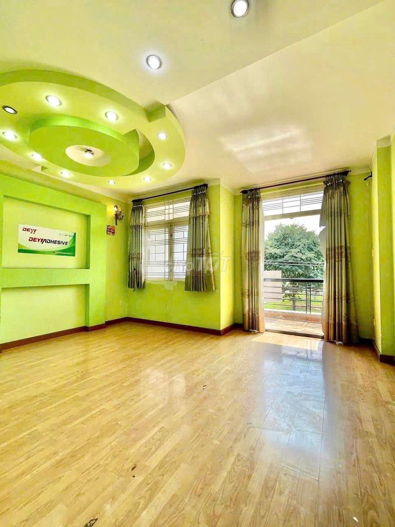 Cho thuê nhà đường nội bộ đối diện công viên 