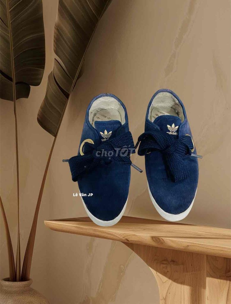 Giày Adidas si tuyển