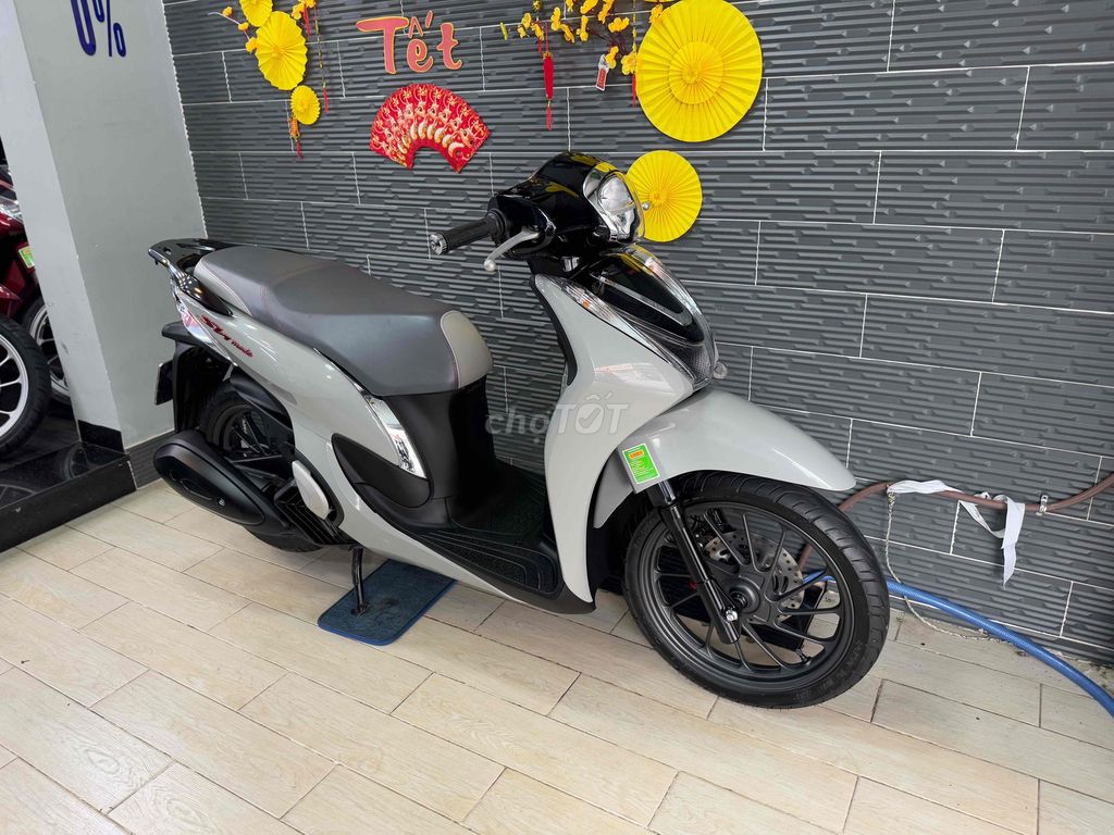 Honda SH Mode ABS 2025 серый цемент, 6 000 км