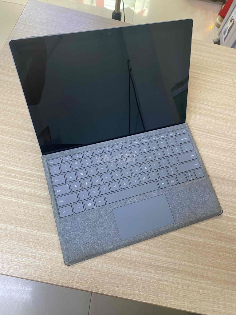 Surface Pro 6 Core i5-8250U,Touch 2K,đẹp nhẹ 900Gr. Mua bán Laptop tại Quận 10 Tp Hồ Chí Minh được đăng bởi Minh Đạt hình 1