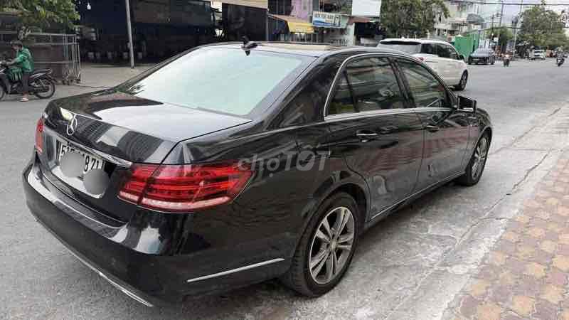 Mercedes E250 2015 черный
