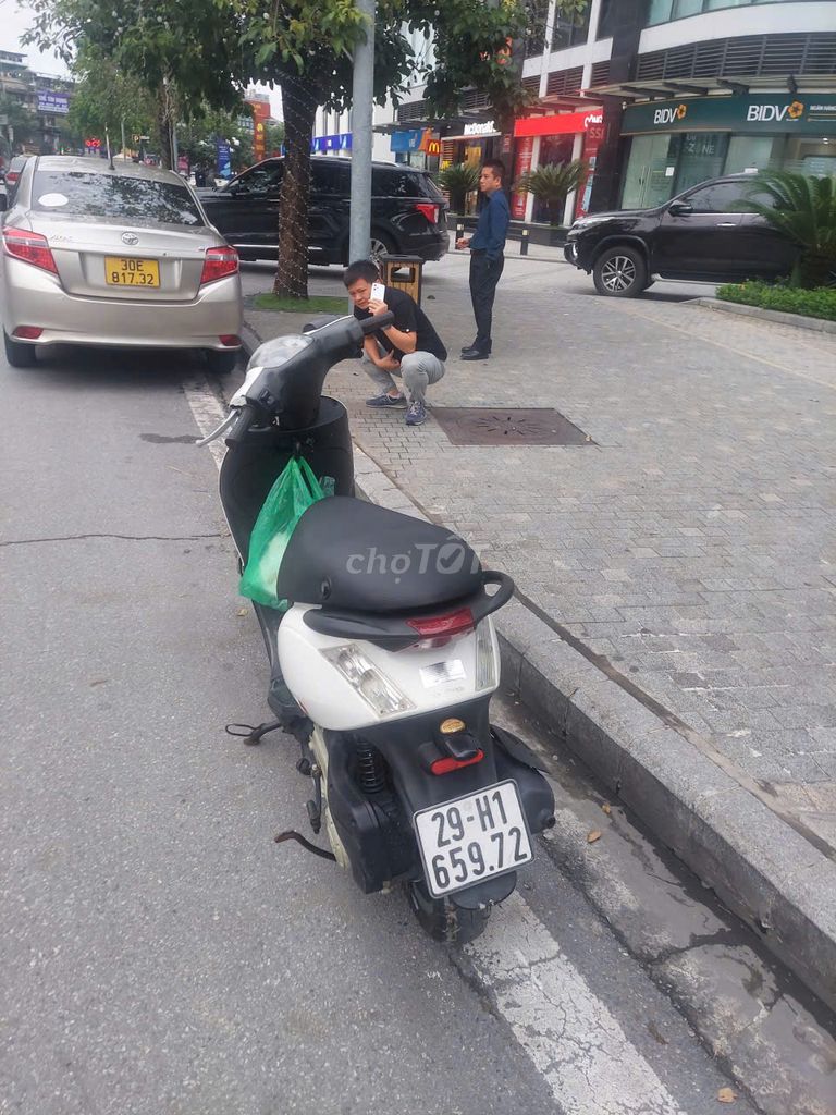 Bán xe Zip mầu trắng của Piaggio chính chủ. Mua bán Xe máy tại Quận Hai Bà Trưng Hà Nội được đăng bởi Mr tín  hình 6