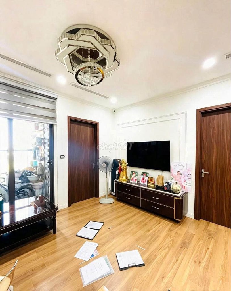 Bán chung cư Hoàng Cầu, Đống Đa, 65m2 hơn 5 tỷ