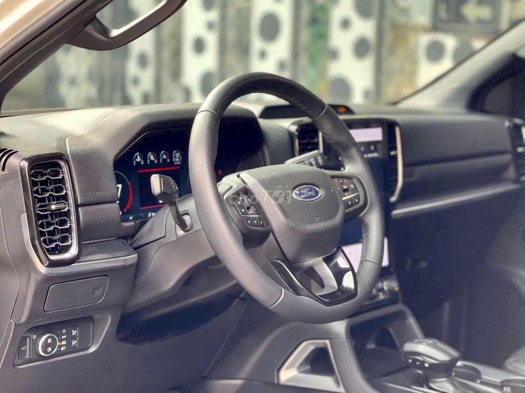 𝐅𝐎𝐑𝐃 𝐄𝐕𝐄𝐑𝐄𝐒𝐓 - 𝐒𝐔𝐕 𝟕 𝐂𝐇𝐎̂̃ Đ𝐀̣̂𝐌 𝐂𝐇𝐀̂́𝐓 Đ𝐈̣𝐀 𝐇𝐈̀𝐍𝐇. Mua bán Ô tô tại Quận 3 Tp Hồ Chí Minh được đăng bởi QUỐC TRUNG FORD hình 6