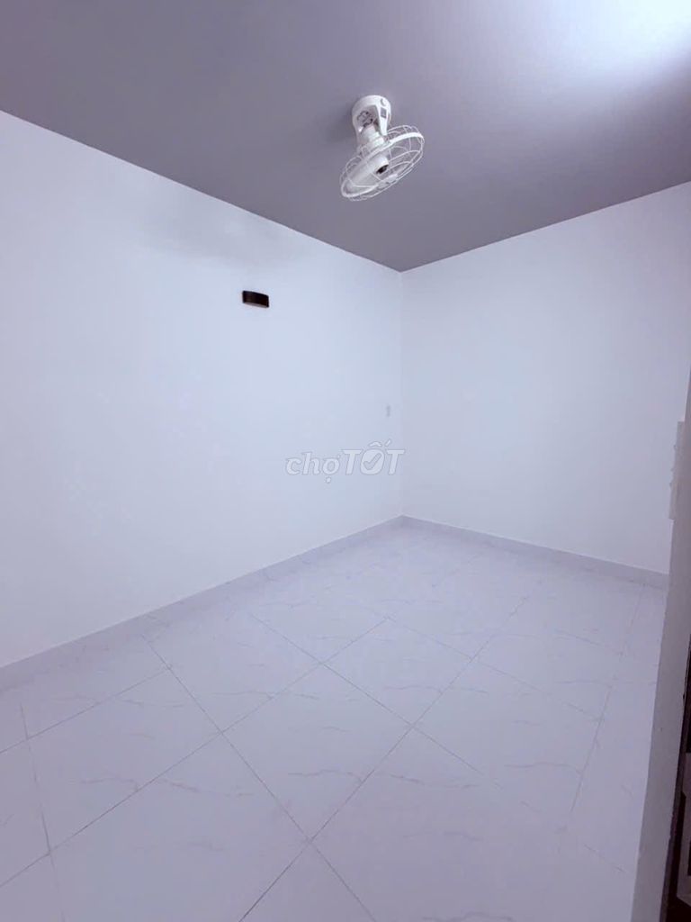 Cho thuê nhà mới đẹp. Hẻm 4m đường An Bình. 4pn. Giá chỉ 15.5 triệu
