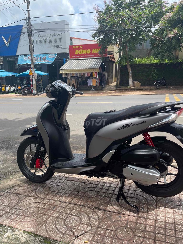 Honda SH Mode 2018 Bạc đen. Mua bán Xe máy tại Thành phố Buôn Ma Thuột Đắk Lắk được đăng bởi xe máy Hồng Phát hình 7