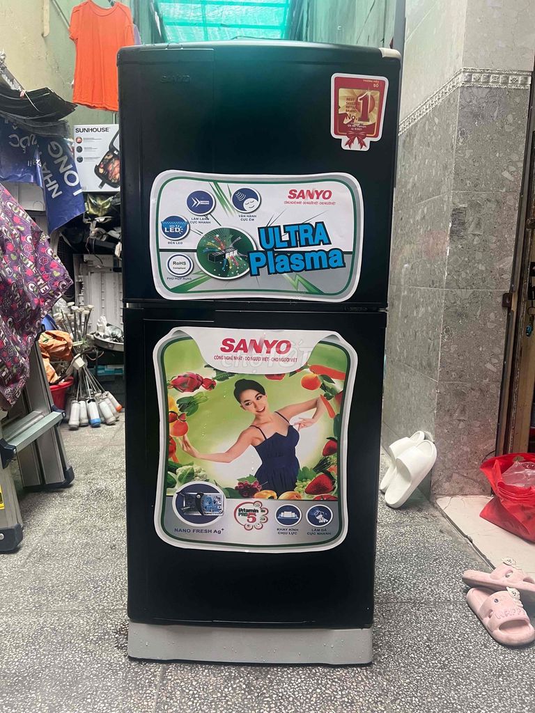 Tủ lạnh Sanyo 110L máy zin ko đóng tuyết bh 6 th. Mua bán Tủ lạnh tại Quận 7 Tp Hồ Chí Minh được đăng bởi Cương hình 1