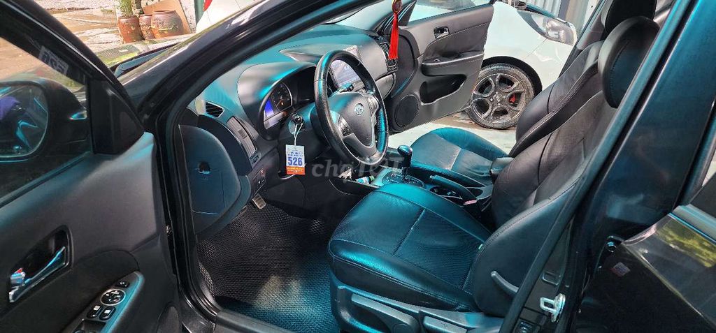 Hyundai i30 Đen 5 chỗ Số tự động. Mua bán Ô tô tại Quận Nam Từ Liêm Hà Nội được đăng bởi TIẾN DŨNG hình 5