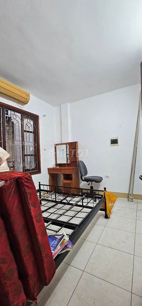 Cho thuê nhà ngõ Văn Hương, Đống Đa, full nội thất