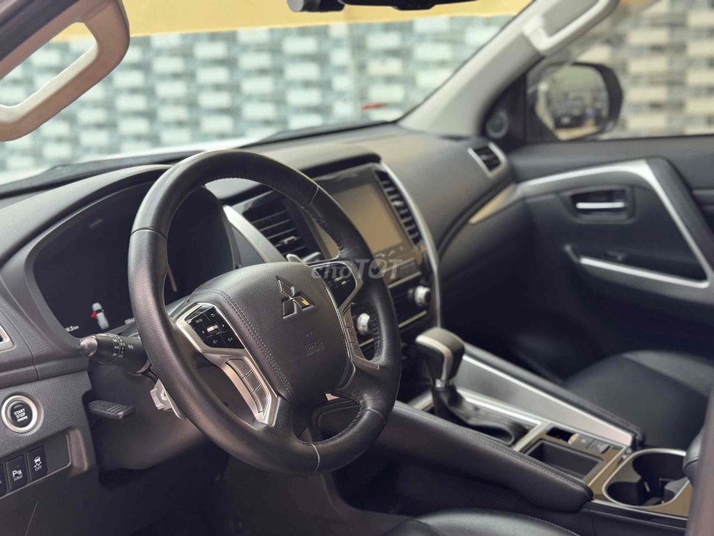 Mitsubishi Pajero Sport 2023 4x2 AT Premium Trắng. Mua bán Ô tô tại Quận Bình Tân Tp Hồ Chí Minh được đăng bởi Thanh Nhã Xe Lướt Sài Gòn hình 7