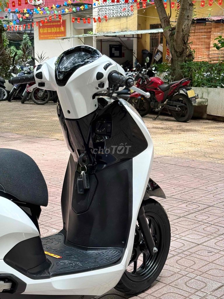 Honda Lead 4Val 2023 Белый Спортивный Ханой