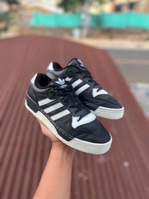 Giày Adidas Rivalry Low - Size 40