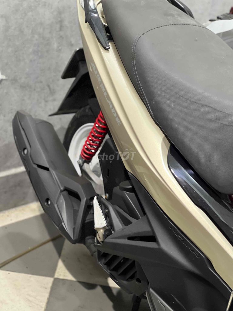 ab air blade 2013 góp 0đ xm u phong. Mua bán Xe máy tại Huyện Trảng Bom Đồng Nai được đăng bởi Của Hàng Xe Máy U Phong hình 4