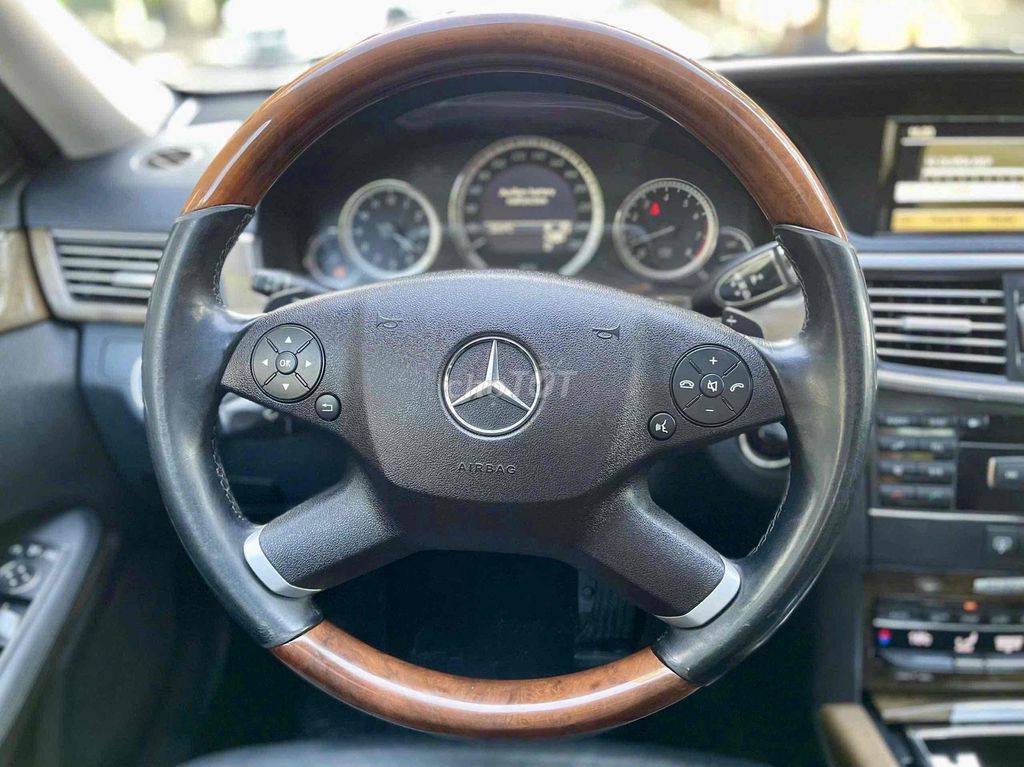 Mercedes E300 sx 2009 màu đen đẹp hiếm có. Mua bán Ô tô tại Quận Cầu Giấy Hà Nội được đăng bởi Cao Quý hình 11