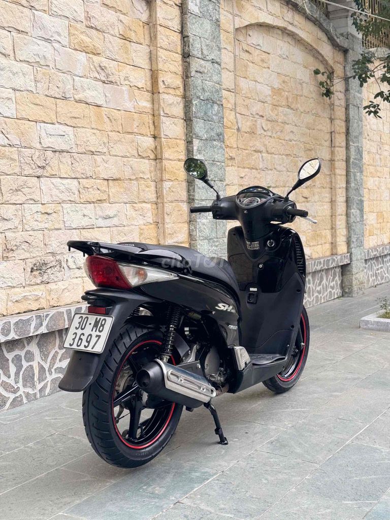 Sh 150fi nhập ý 2008 đen sport đại chất zin 100%. Mua bán Xe máy tại Quận Cầu Giấy Hà Nội được đăng bởi nguyễn bích thuỷ hình 6