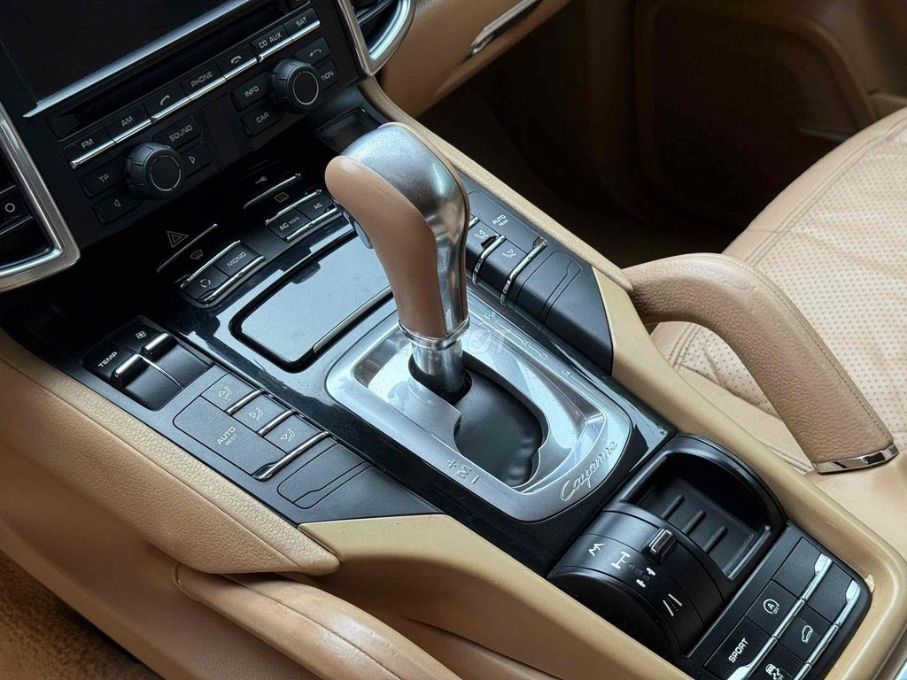 Porsche Cayenne 2011 bảo hành 1 năm. Mua bán Ô tô tại Quận 7 Tp Hồ Chí Minh được đăng bởi chị Hương hình 7