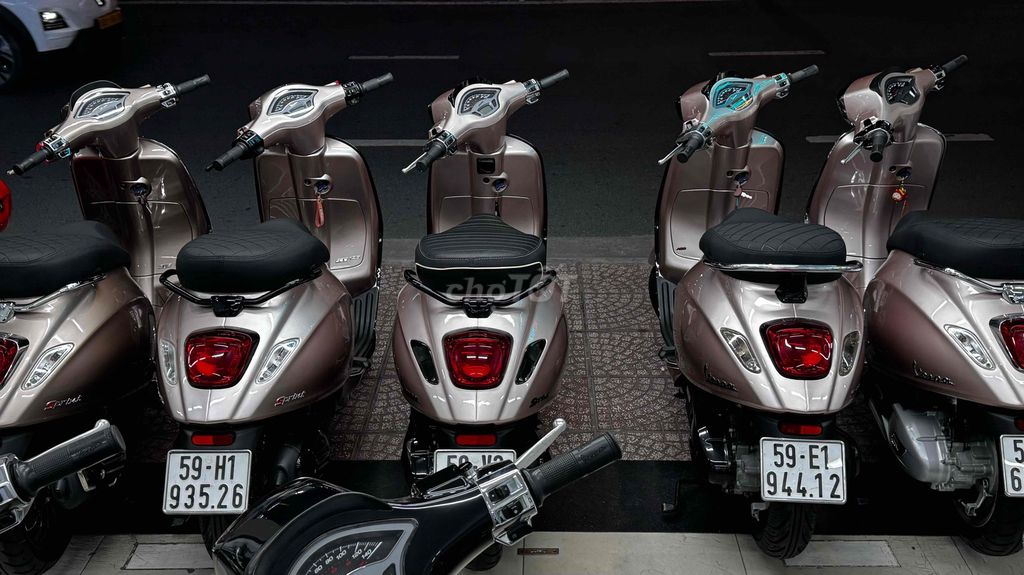 Vespa Sprint Vàng đồng TFT & Hồng Poecher. Mua bán Xe máy tại Quận Phú Nhuận Tp Hồ Chí Minh được đăng bởi VESPA  PIAGGIO BẢO HƯNG Vespa cũ trả góp  hình 9