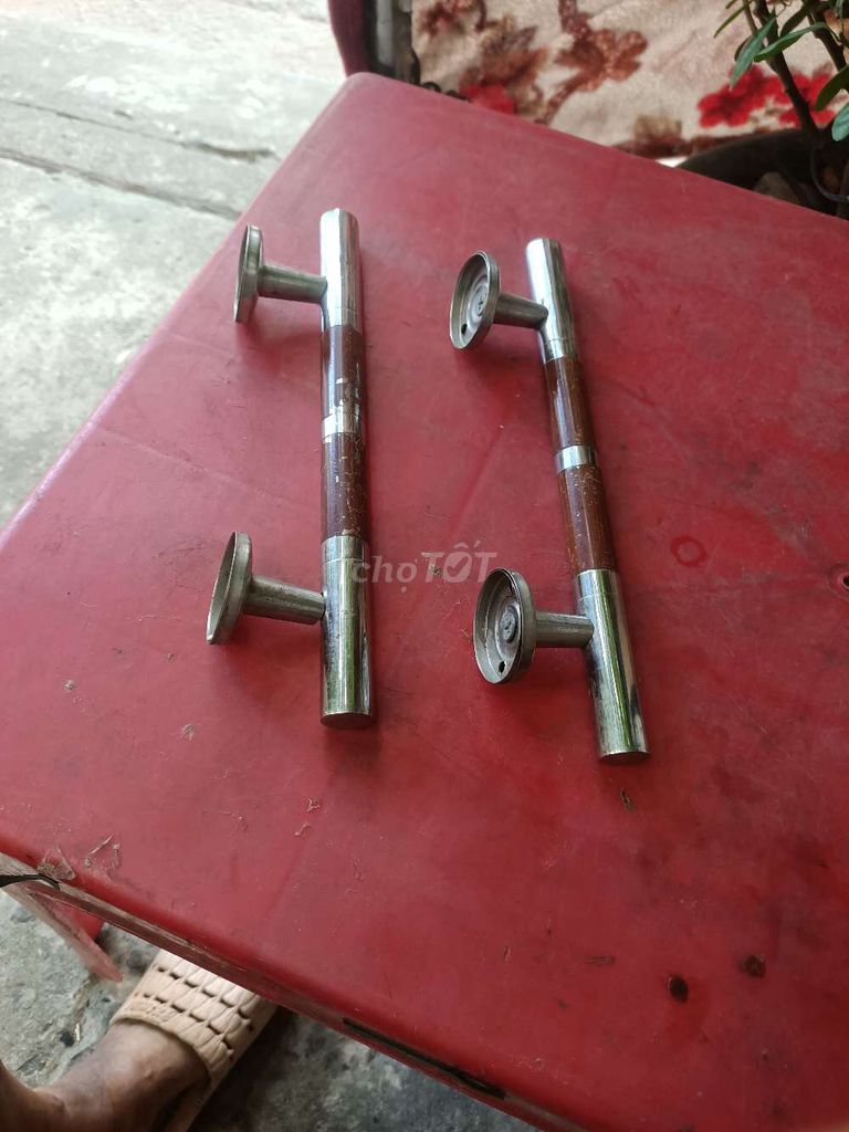 Tay nắm cửa Inox 304 dài 30cm, đk 2cm. Mua bán Đồ sưu tầm, đồ cổ tại Quận Cẩm Lệ Đà Nẵng được đăng bởi Hoàng Tôn hình 1