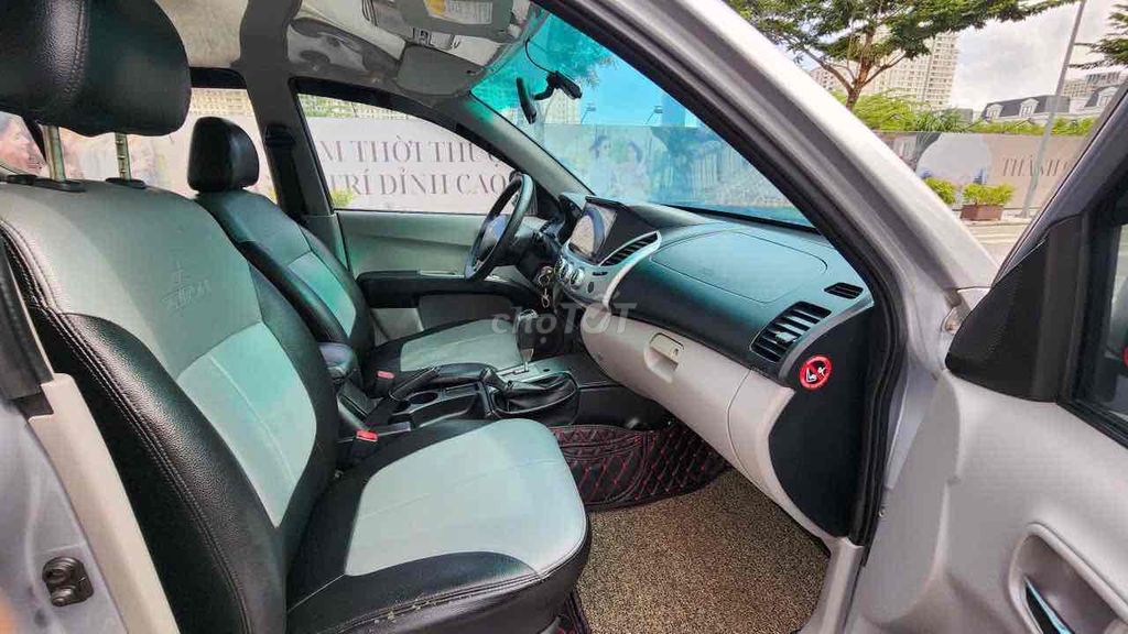 Mitsubishi Triton 2013 - Hai cầu số tự động. Mua bán Ô tô tại Quận Hà Đông Hà Nội được đăng bởi Hiệp Xoăn Hà Đông hình 4