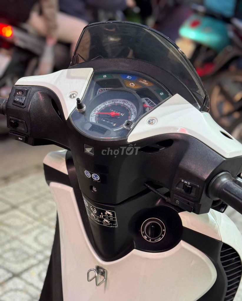 honda Sh 125i nhập ý sm 103 xe đẹp 9 chủ sang tên. Mua bán Xe máy tại Quận Gò Vấp Tp Hồ Chí Minh được đăng bởi CHXM 86 chuyên bán xe trả góp hình 6