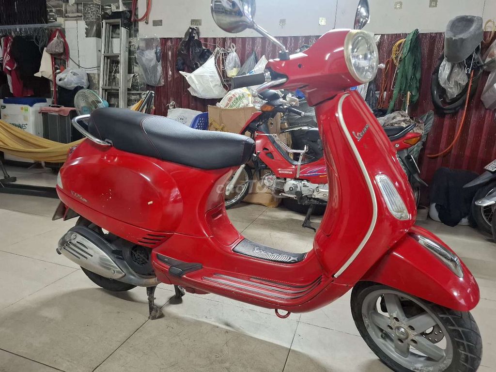 Piaggio Vespa Fi 2017 Красный Скутер