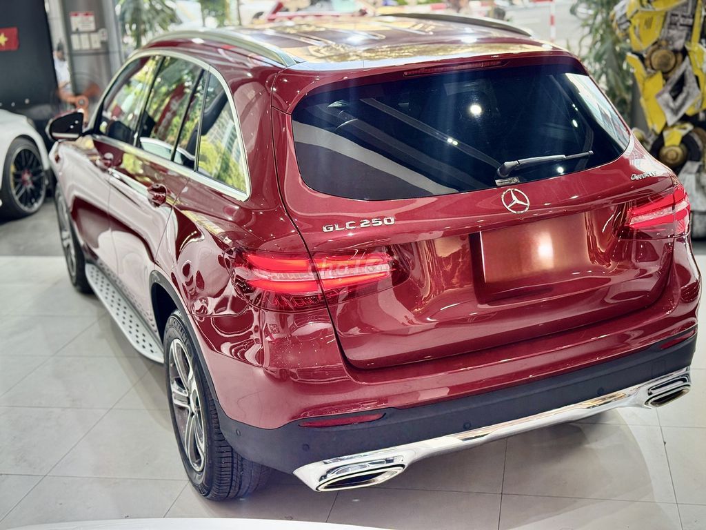Mercedes Benz GLC Class2018 250 4MATIC AT-63000 km