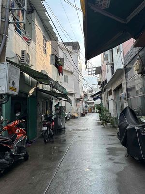 Nhà phố 29 m² · 2 PN · Đường Phạm Phú Thứ