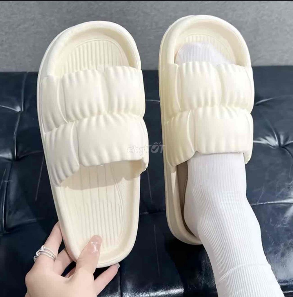 Dép đi trong nhà chống trượt 42/43. Mua bán Giày dép tại Quận Bình Thạnh Tp Hồ Chí Minh được đăng bởi lan anh hình 1