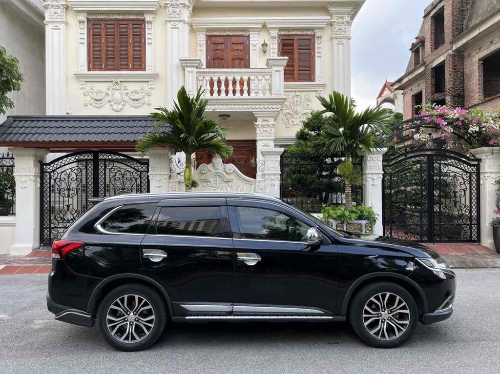 MITSUBISHI OTLANDER PRENIUM 2.0 AT SX 2018. Mua bán Ô tô tại Quận Nam Từ Liêm Hà Nội được đăng bởi Auto Anh Tuấn hình 3