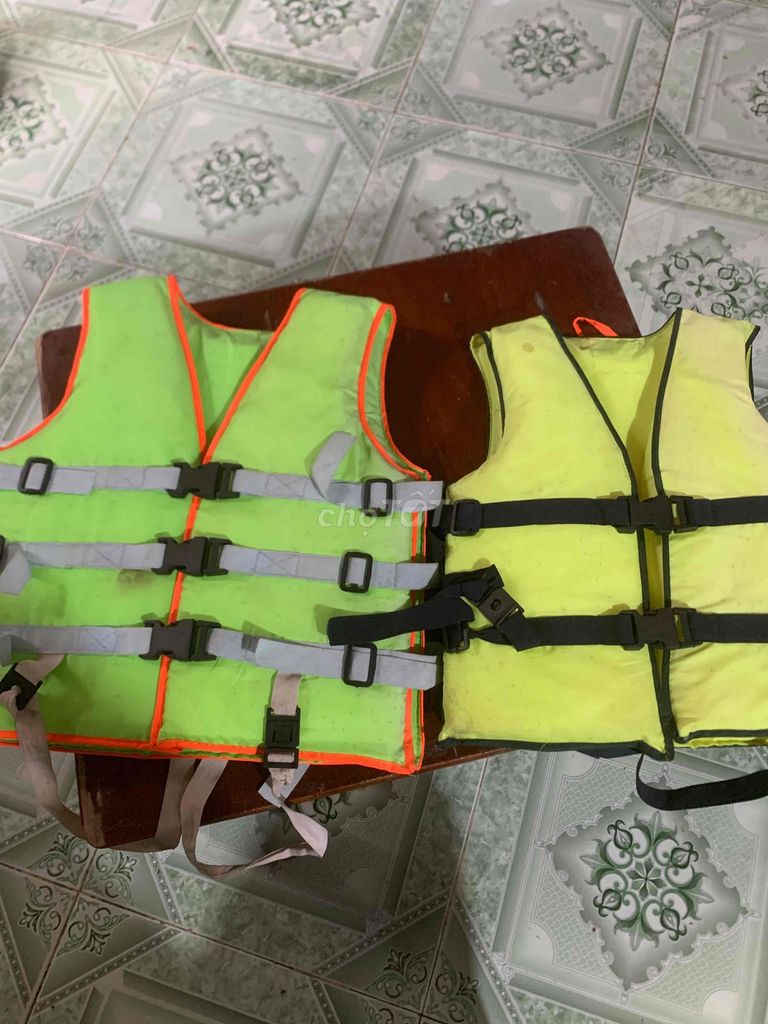 Áo phao màu Xanh lá, Vàng