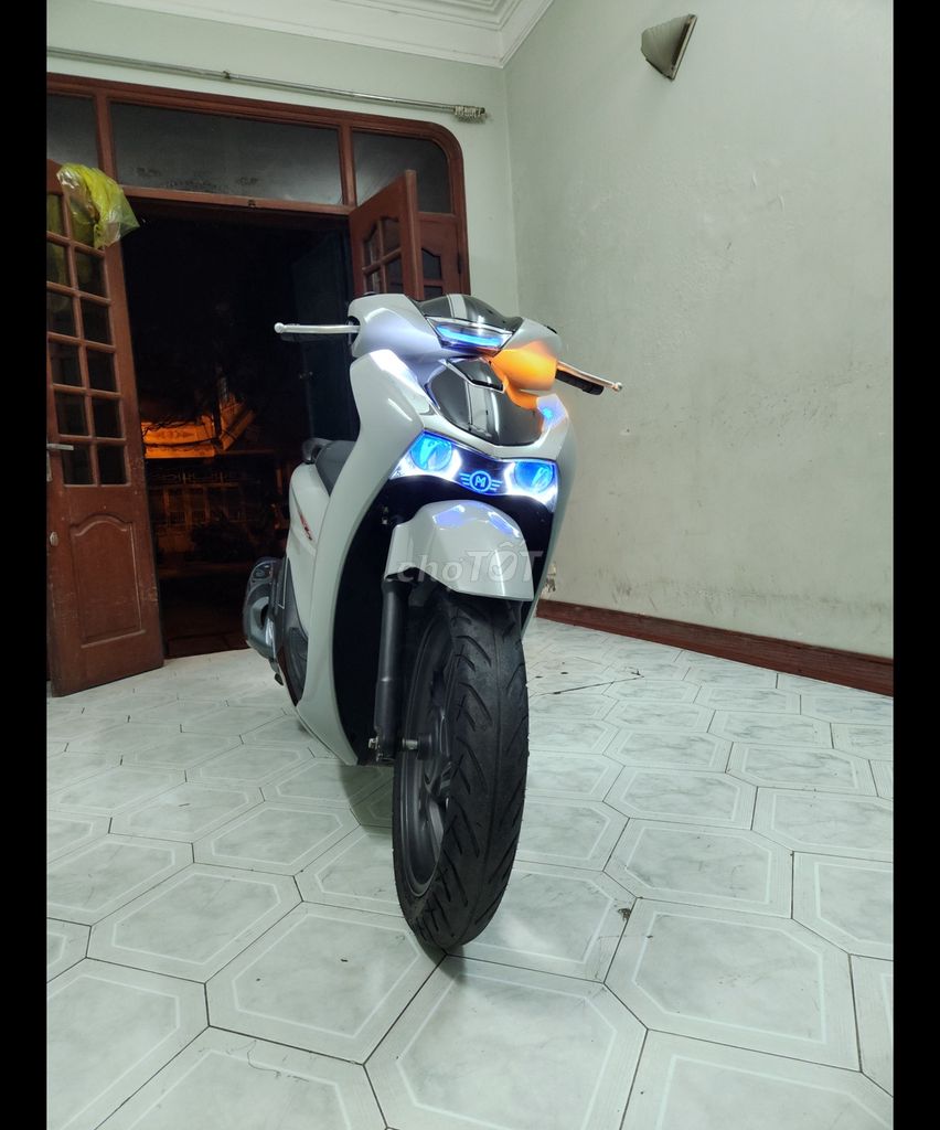 HONDA SH150i bản spoty phanh ABS đ.ki 2023. Mua bán Xe máy tại Quận Hai Bà Trưng Hà Nội được đăng bởi Anh huy hình 1