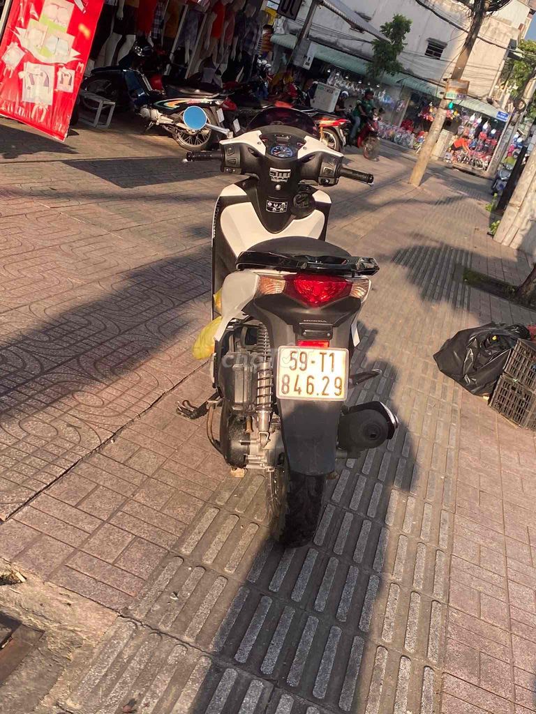 Bán do nhu cầu đổi xe máy móc zin xem xe trực tiếp. Mua bán Xe máy tại Quận 6 Tp Hồ Chí Minh được đăng bởi Tài Phú  hình 3