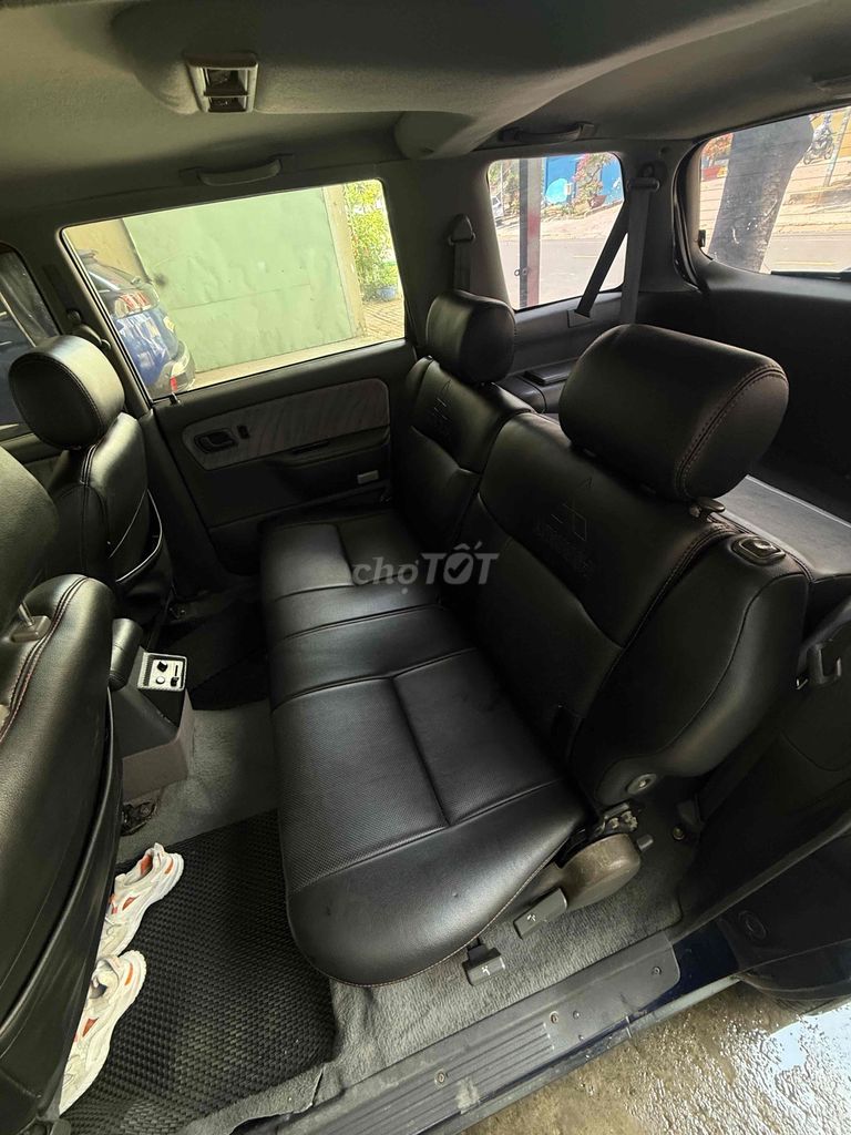 Mitsubishi Chariot 2002 photo 4
