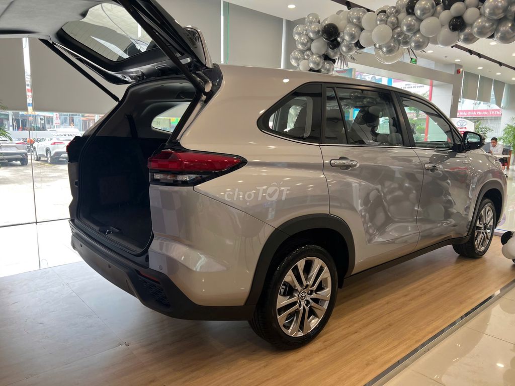 INNOVA CROSS | Tặng bảo hiểm | Phụ Kiện. Mua bán Ô tô tại Thành phố Thủ Đức Tp Hồ Chí Minh được đăng bởi Hiếu Trả Góp Xe hình 8