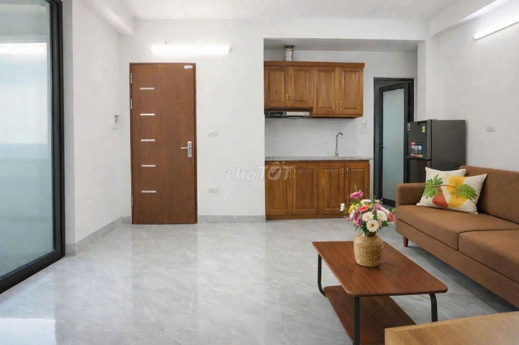CCMN 30M2 THANG MÁY, THOÁNG MÁT, LOGIA RIÊNG, 4.5 TRIỆU/THÁNG