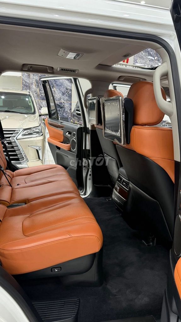 Lexus LX570 2016, nhập Trung Đông, một chủ từ mới.. Mua bán Ô tô tại Quận Bắc Từ Liêm Hà Nội được đăng bởi Mr Hợi  hình 10