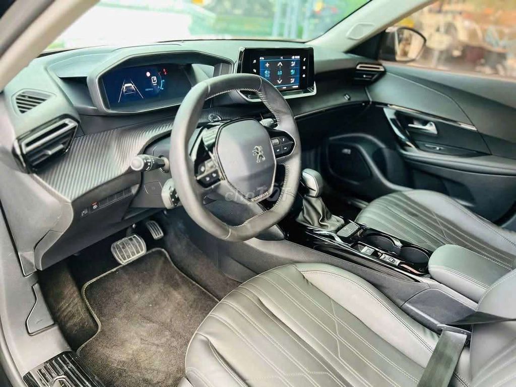 Peugeot 2008 GTline 1.2turbo sx 2022, lướt 4,5V. Mua bán Ô tô tại Thành phố Thủ Đức Tp Hồ Chí Minh được đăng bởi Đức Hưng Siêu thị ô tô Thủ Đức hình 8