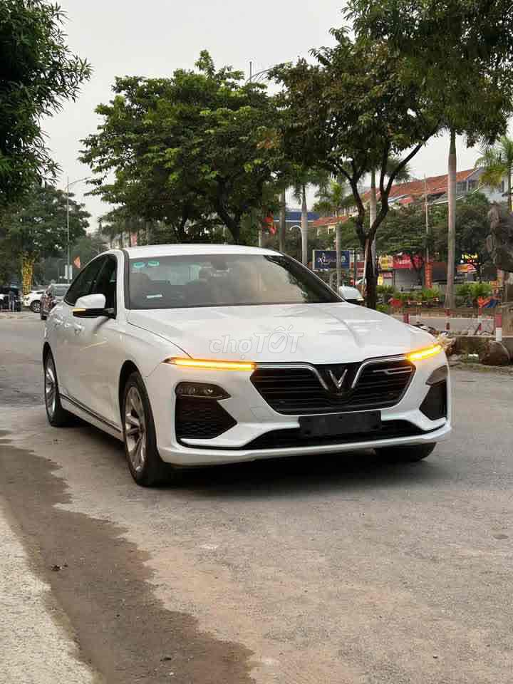 VinFast Lux A Base 2.0 AT Turbo sản xuất 2022