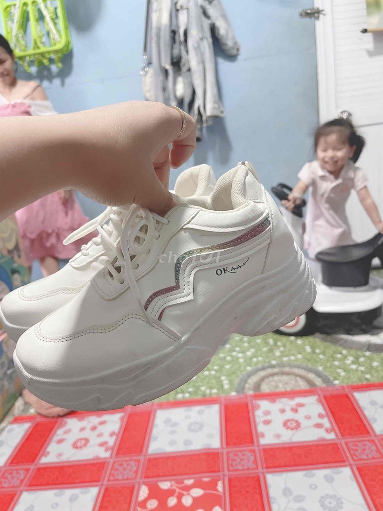 Giày thể thao nữ trắng size 35, 36. Mua bán Giày dép tại Huyện Châu Thành Tiền Giang được đăng bởi Tú  hình 1