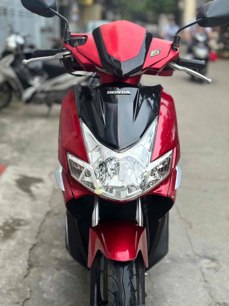 Honda Air Blade 2012 красный родной мотор