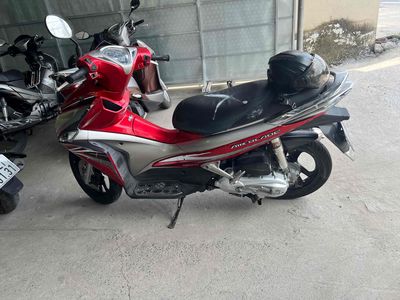 Honda Air Blade fi máy êm chạy bốc bao tranh chấp